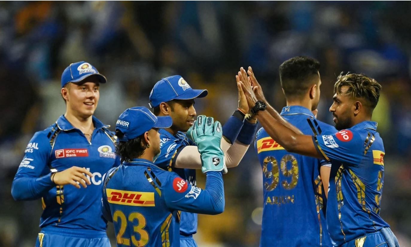 मुंबई इंडियंस की टीम (Photo: BCCI)